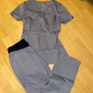 JAANUU SCRUB SET IN GREY